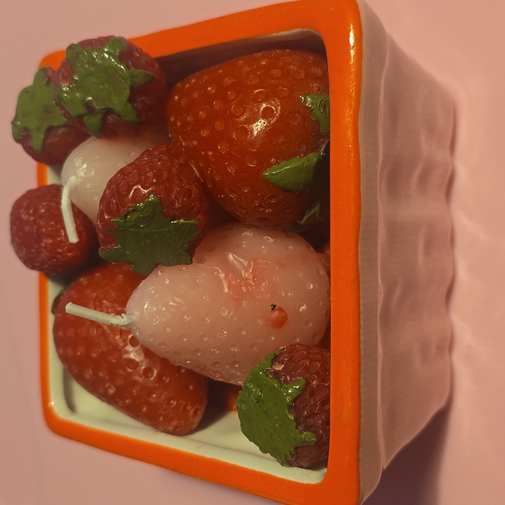 ❤️BUY 2 GET 1 FREE Strawberry Basket Ceramic Candle, Color Red/Pink, $48.00 USD - Picture 8 of 9